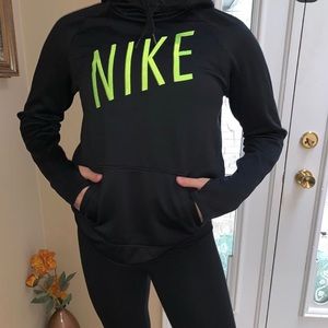 Size medium NIKE hoodie with thumb holes